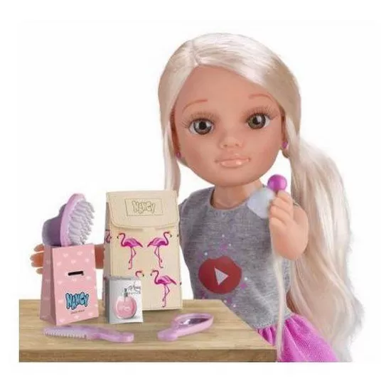 Famosa Nancy One Day As YouTuber 2 Famosa Nancy One Day As YouTuber - Image 2